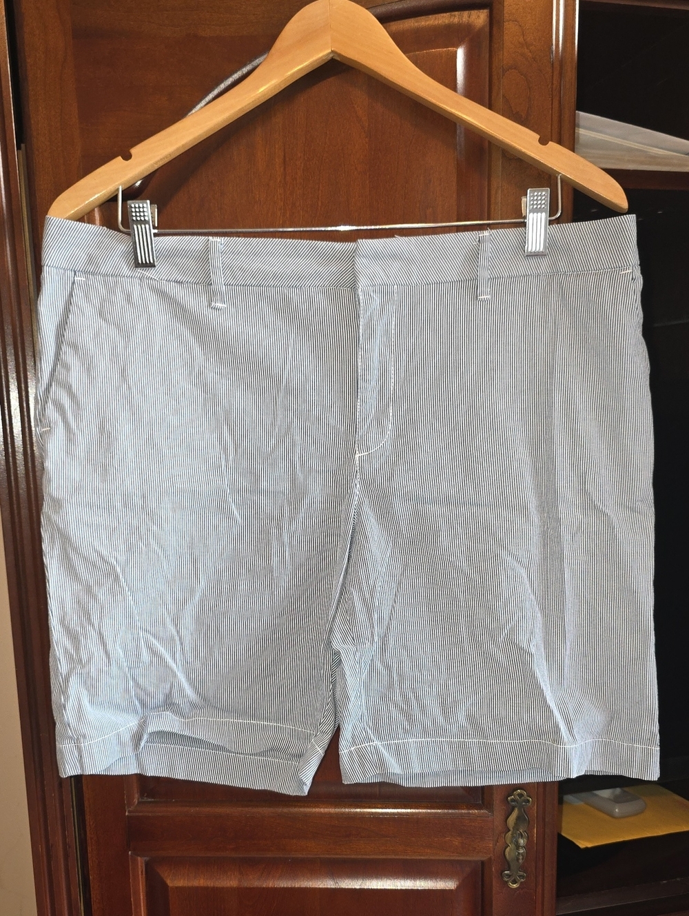 Tommy Hilfiger Pinstripe Women’s Shorts 12